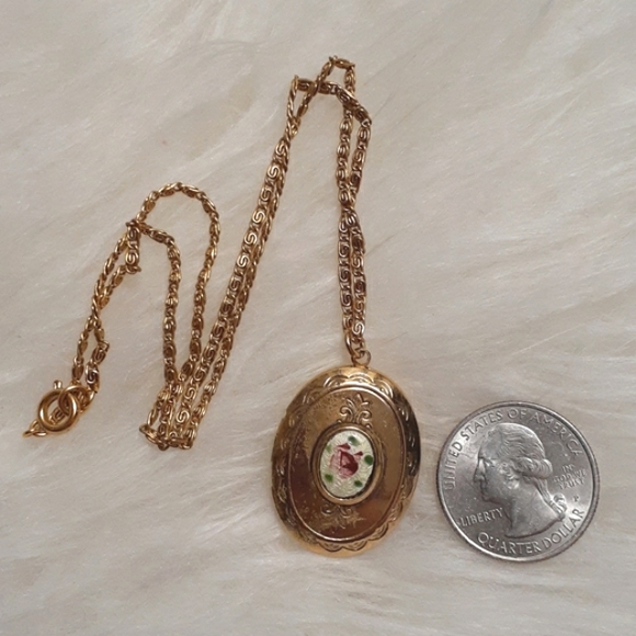 🌹Vintage Guilloche Enamel Style Locket & Chain - Picture 7 of 14